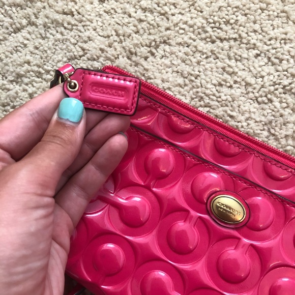 🌟 AUTHENTIC COACH CLUTCH 🌟 - Picture 9 of 9